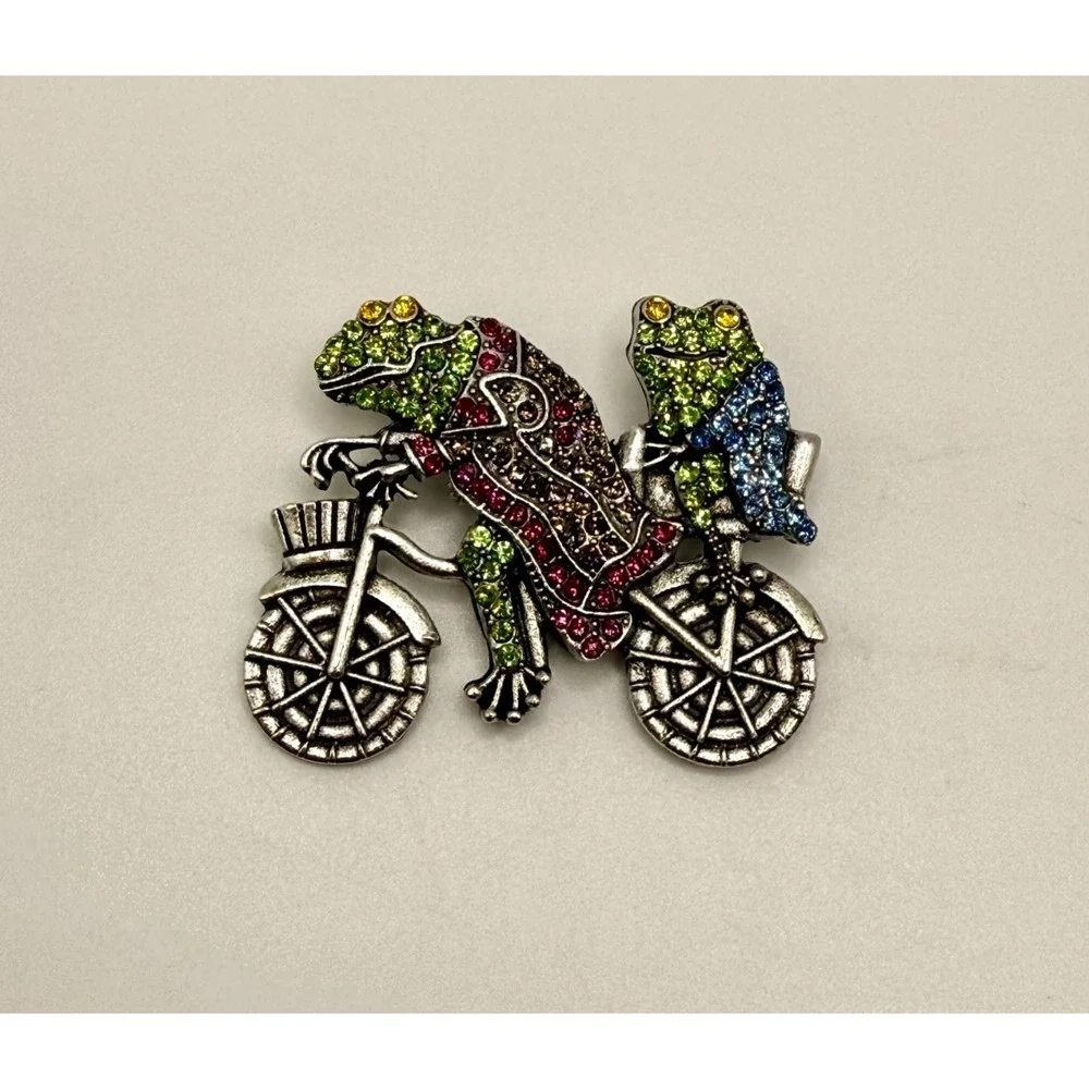 Mint Frog Bicycle Brooch Pin Silver Tone Crystal Rhinestone Metal Green Pink Blu